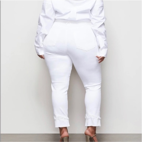 Good American - NWT Good Straight Jeans - Picture 8 of 12